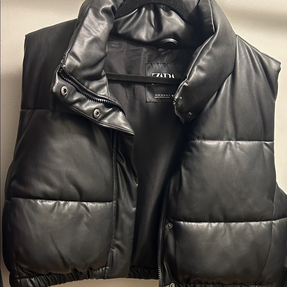 Zara Black Faux Leather Cropped Puffer Vest